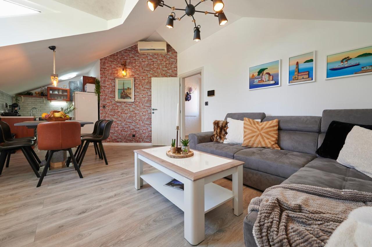 Apartment Ana-Marija โตรกีร์ ภายนอก รูปภาพ