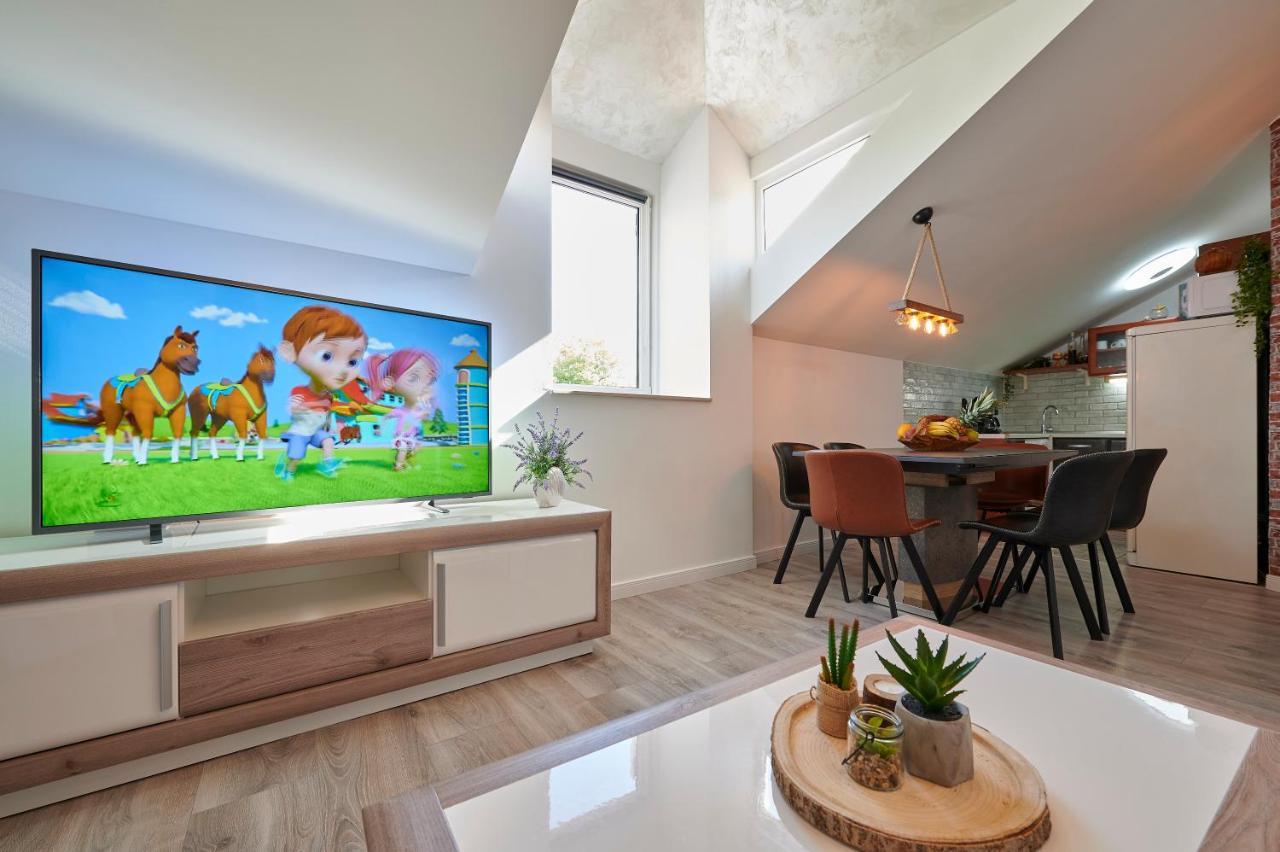 Apartment Ana-Marija โตรกีร์ ภายนอก รูปภาพ