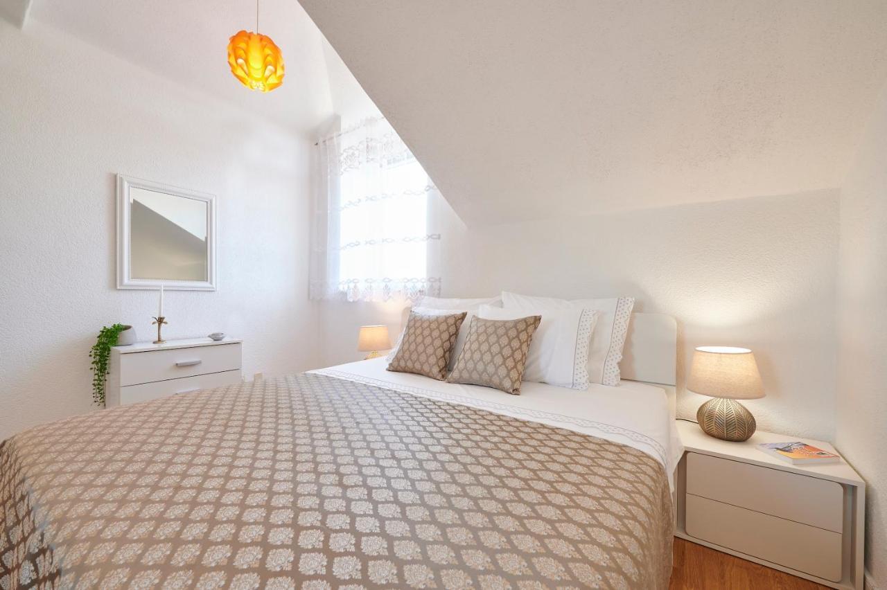 Apartment Ana-Marija โตรกีร์ ภายนอก รูปภาพ