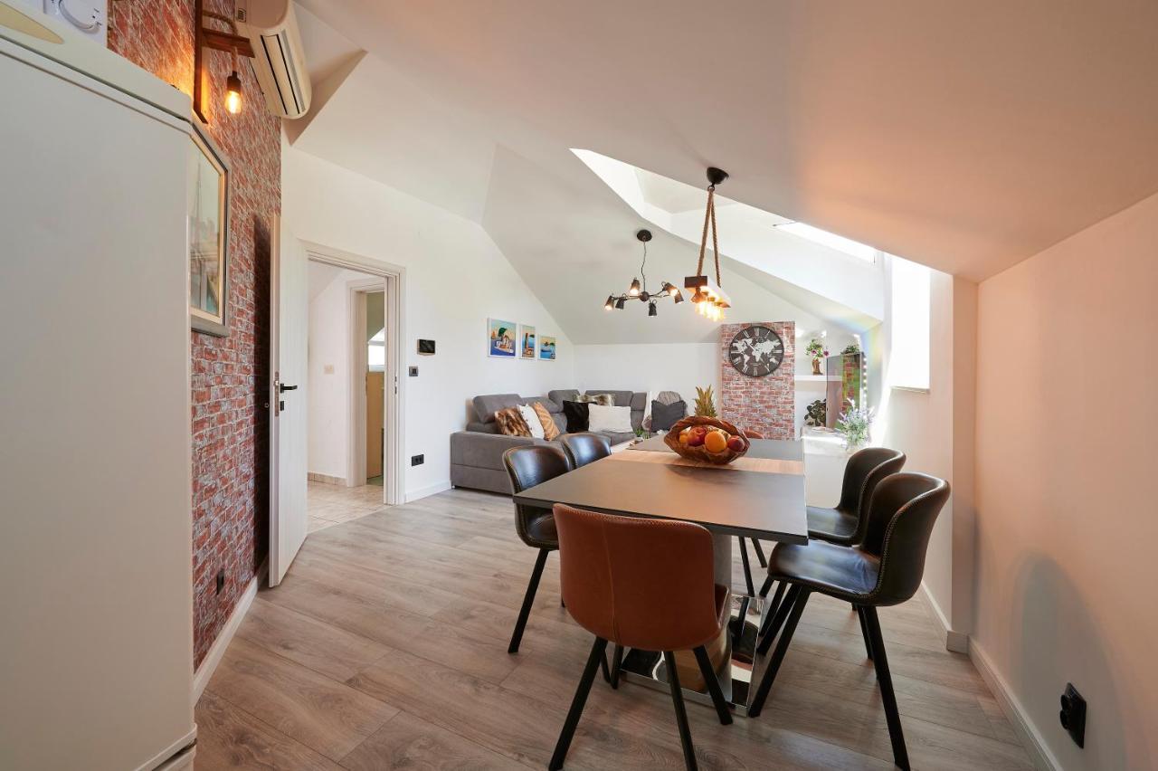 Apartment Ana-Marija โตรกีร์ ภายนอก รูปภาพ
