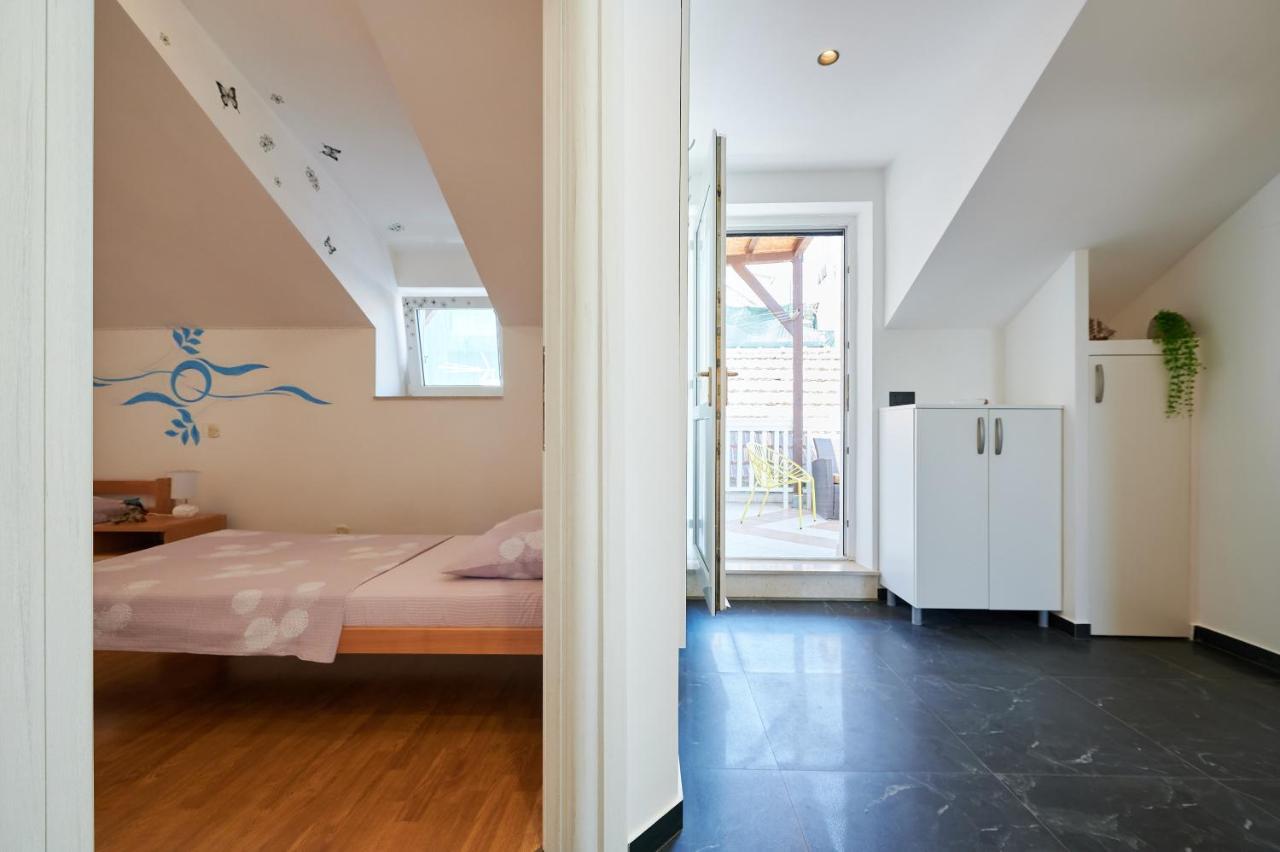 Apartment Ana-Marija โตรกีร์ ภายนอก รูปภาพ